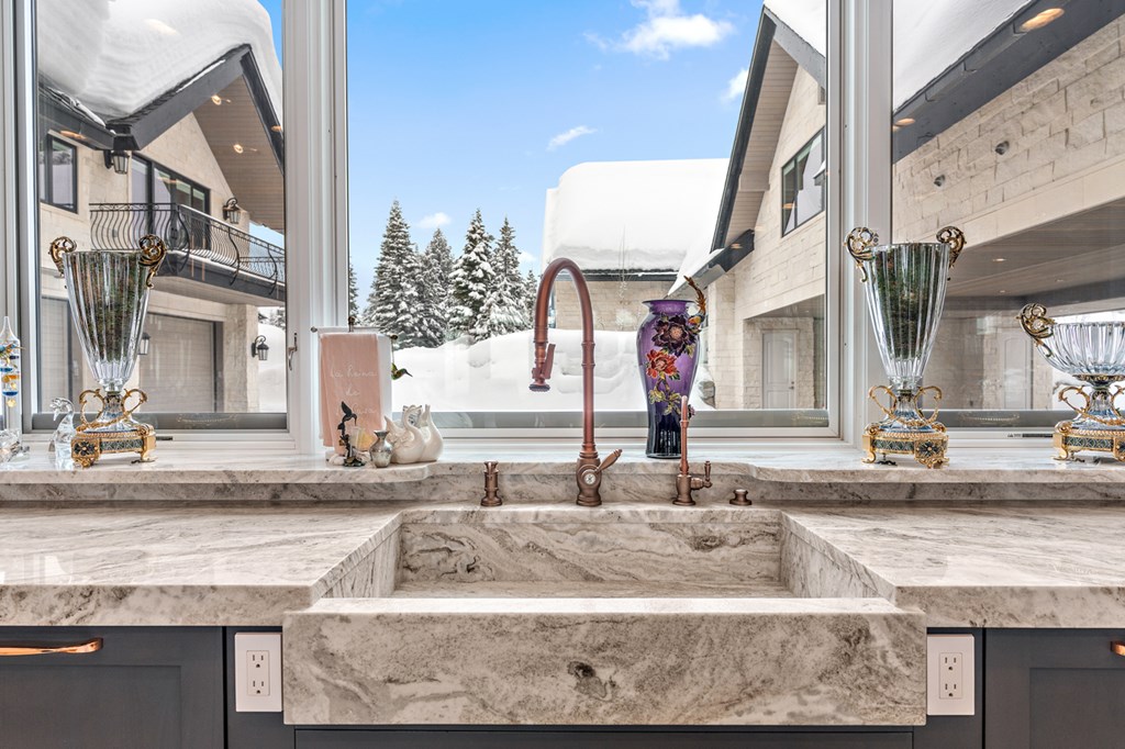 649 Migratory Ridge, McCall