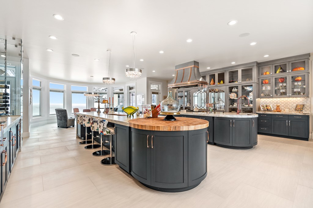 649 Migratory Ridge, McCall