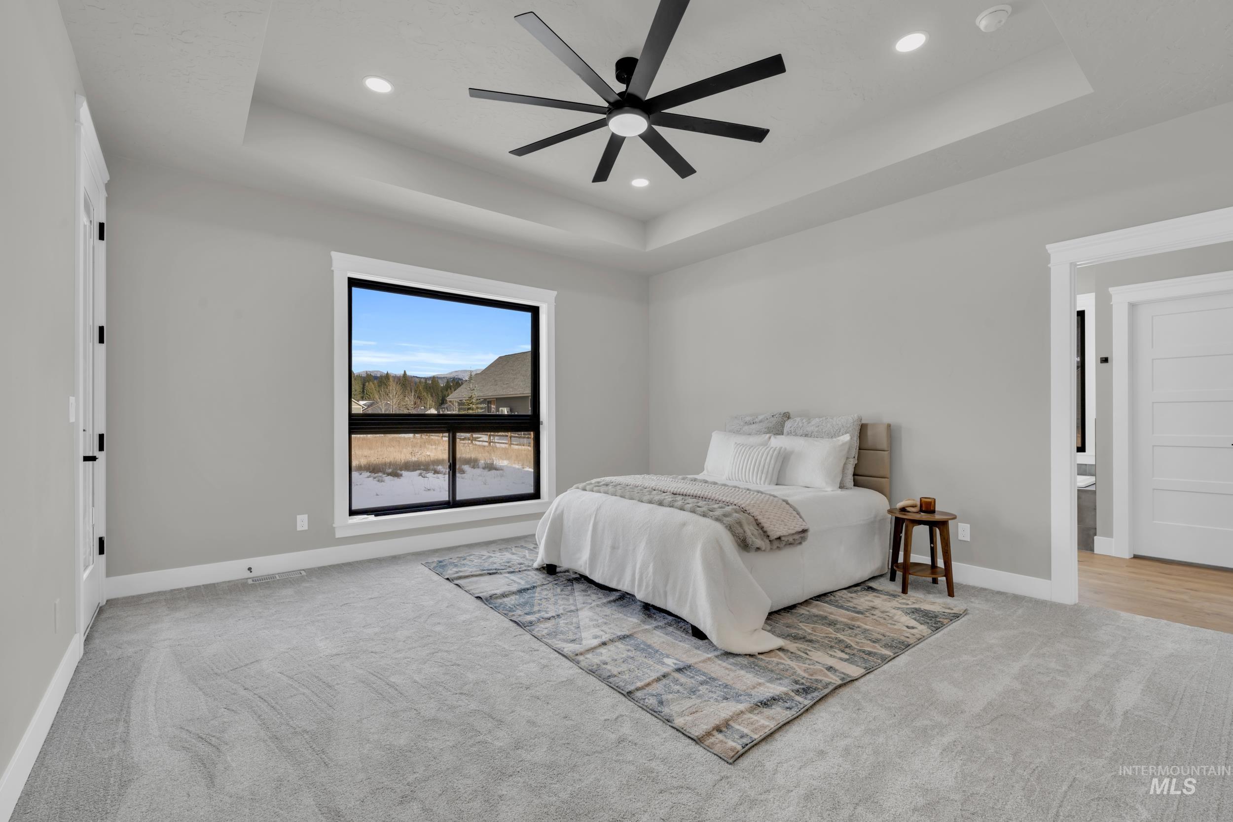 1107 Mos Way