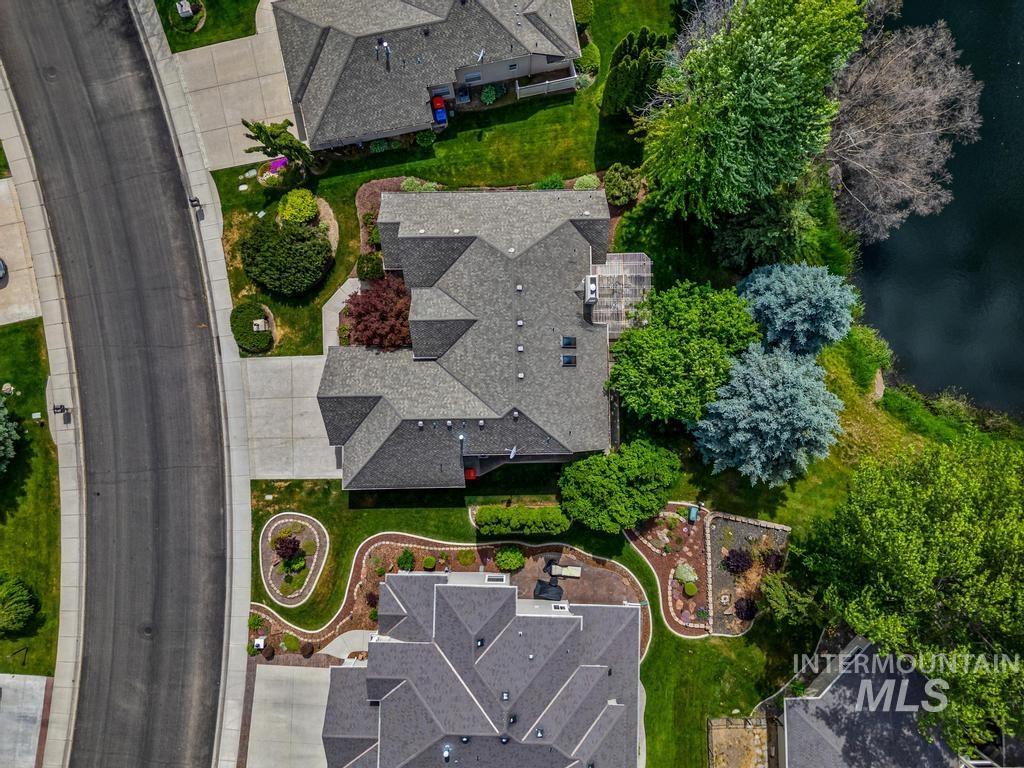 576 E Riverchase Way