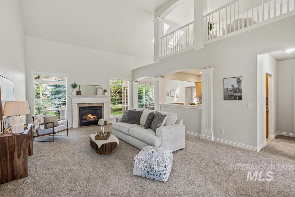 576 E Riverchase Way