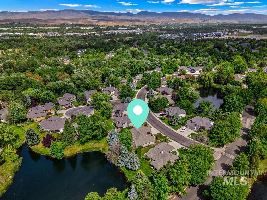 576 E Riverchase Way