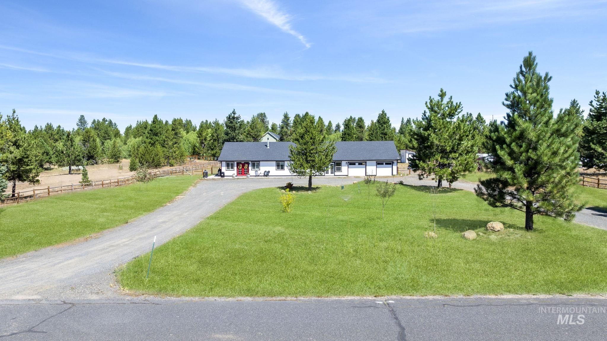 955 Valley View Lane