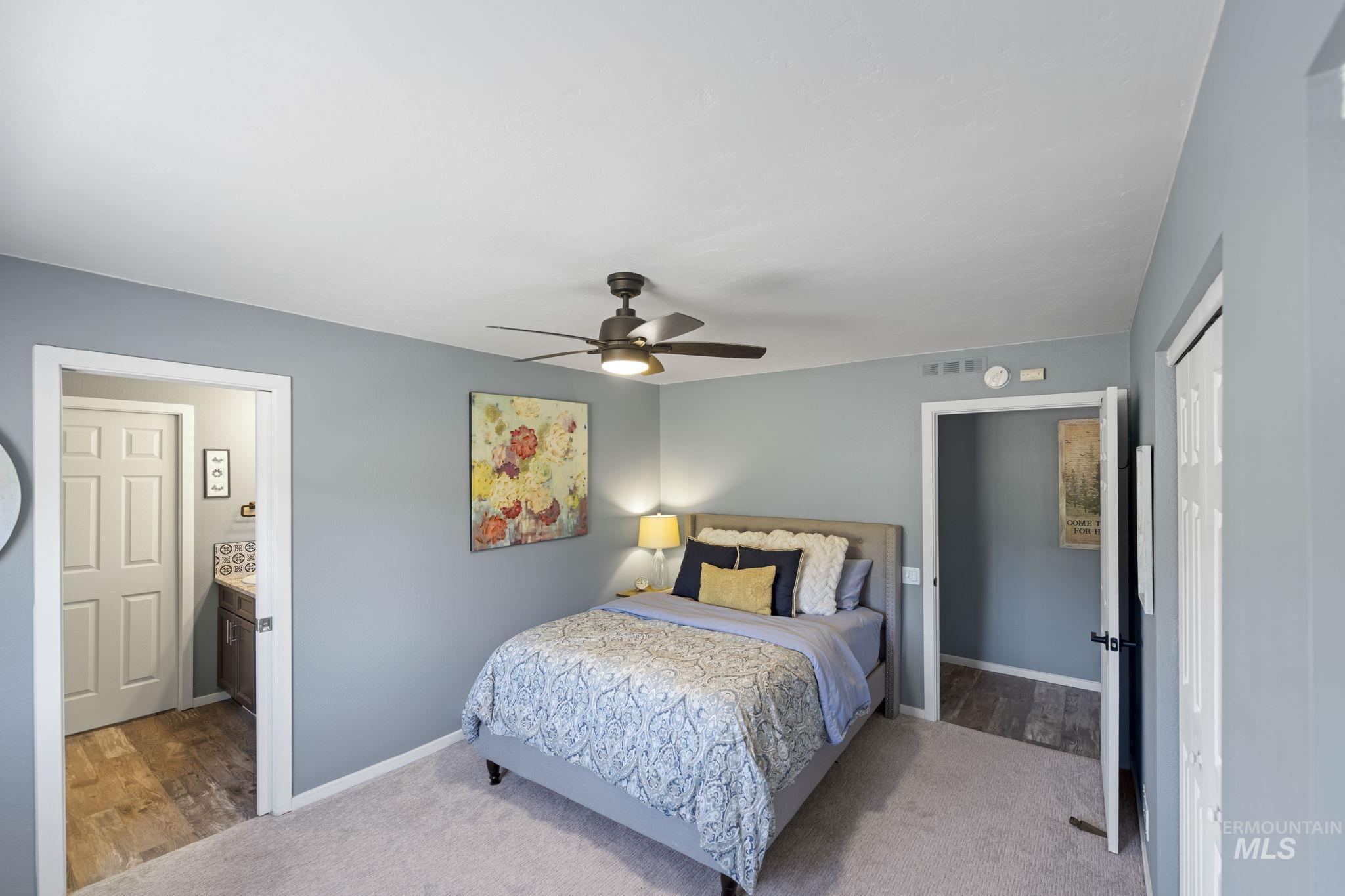 955 Valley View Lane