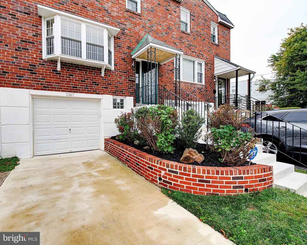 1367 ADAIR ROAD