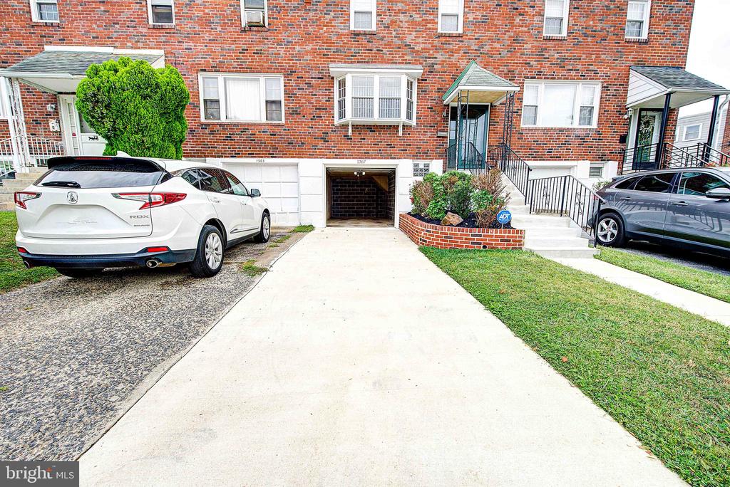 1367 ADAIR ROAD
