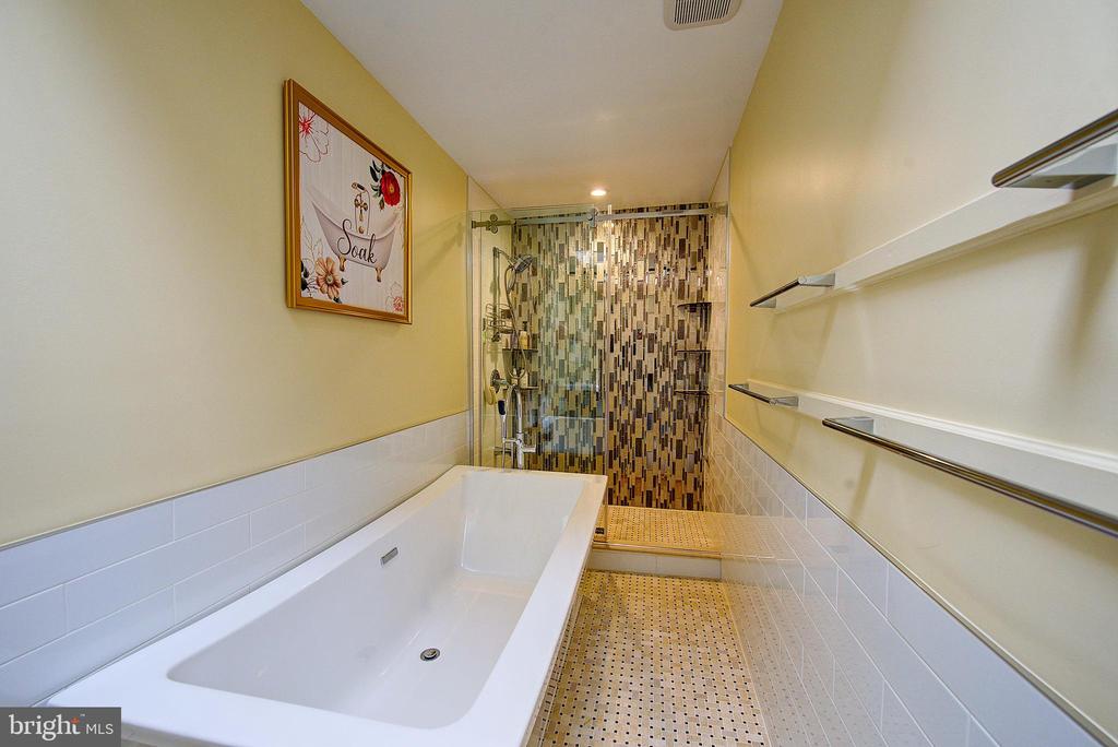 1367 ADAIR ROAD