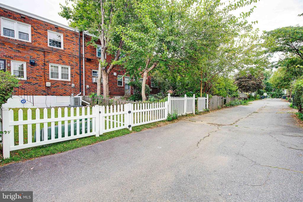1367 ADAIR ROAD