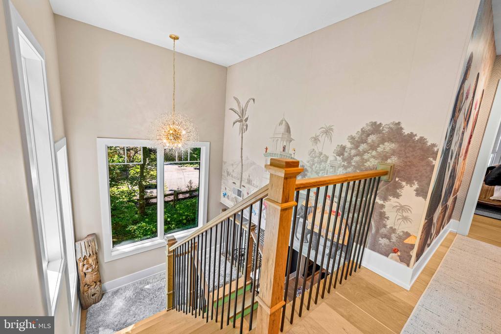 189 S SPRING MILL ROAD