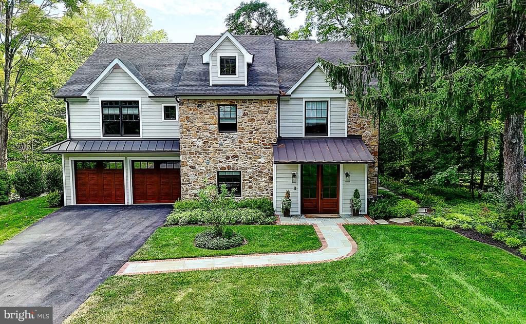 189 S SPRING MILL ROAD
