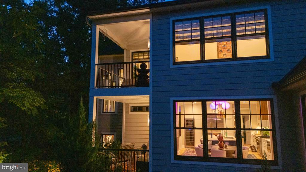 189 S SPRING MILL ROAD