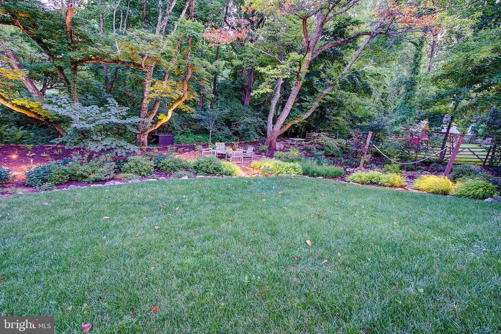 189 S SPRING MILL ROAD