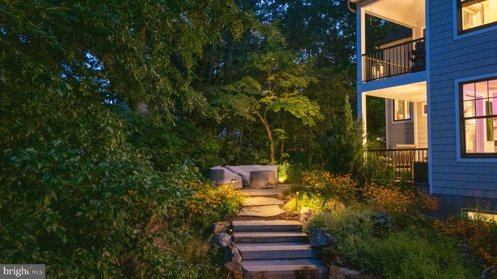 189 S SPRING MILL ROAD