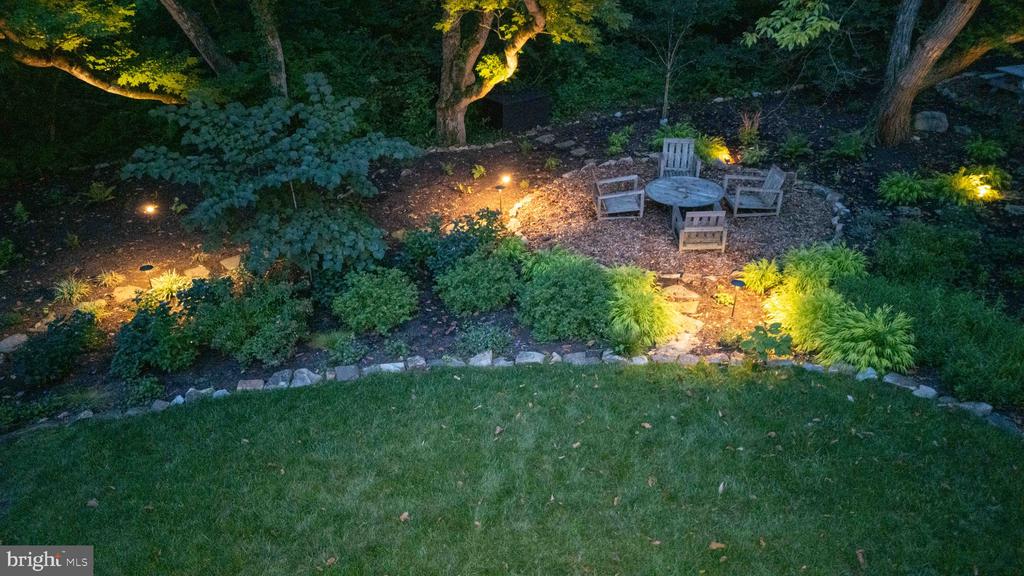 189 S SPRING MILL ROAD