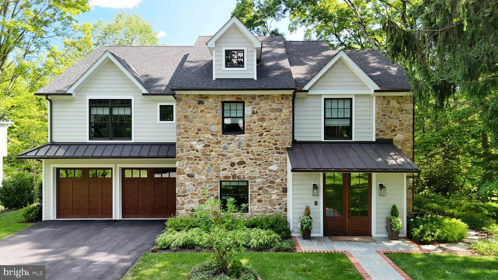 189 S SPRING MILL ROAD