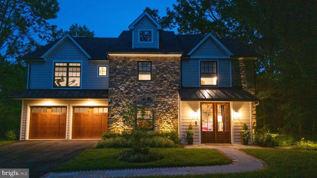 189 S SPRING MILL ROAD