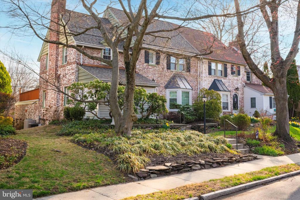 109 BEVERLY ROAD