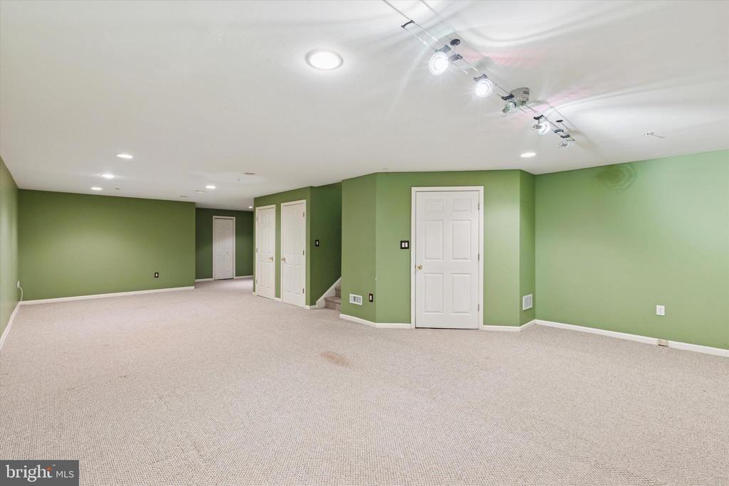106 DONNA DRIVE