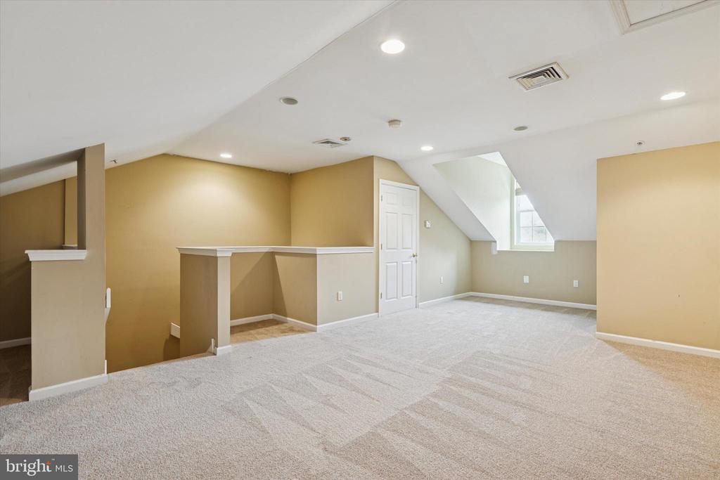 106 DONNA DRIVE