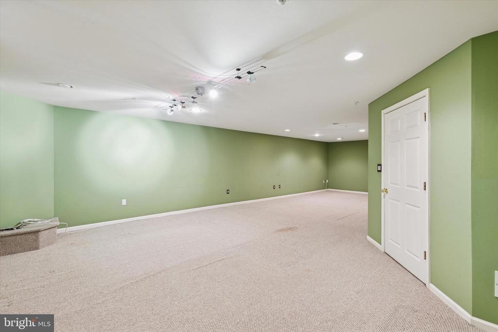 106 DONNA DRIVE