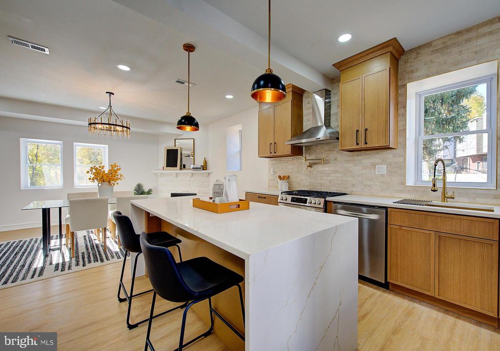6217 COBBS CREEK PARKWAY