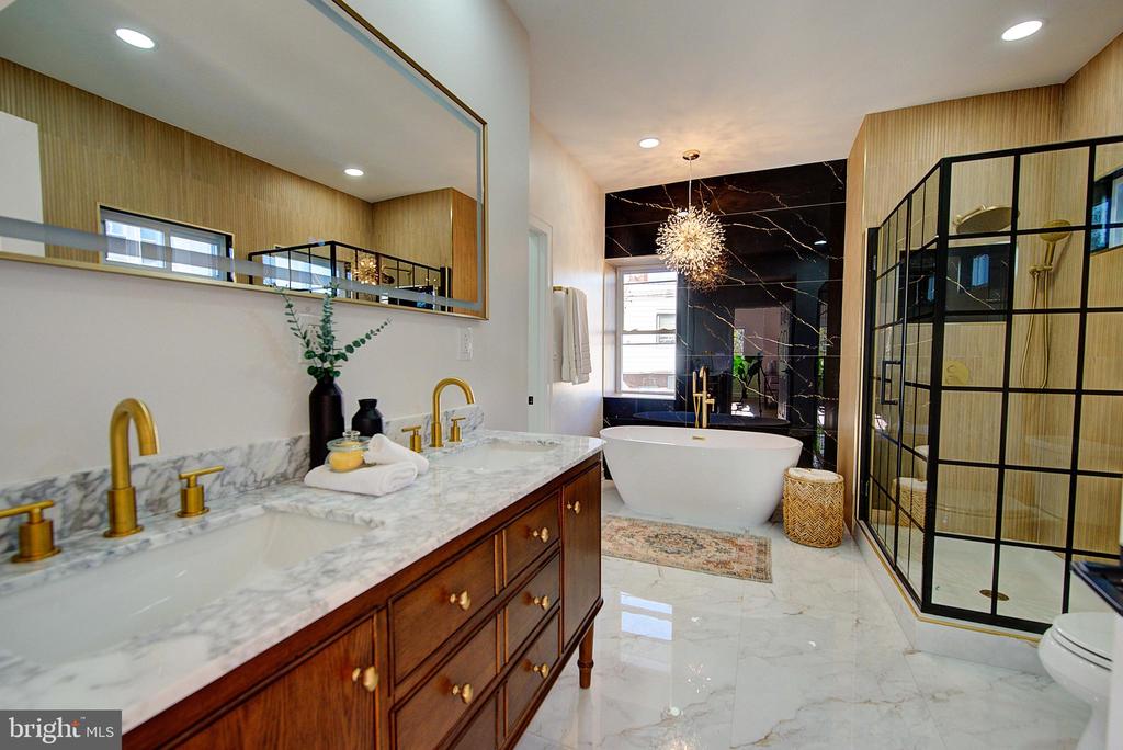6217 COBBS CREEK PARKWAY