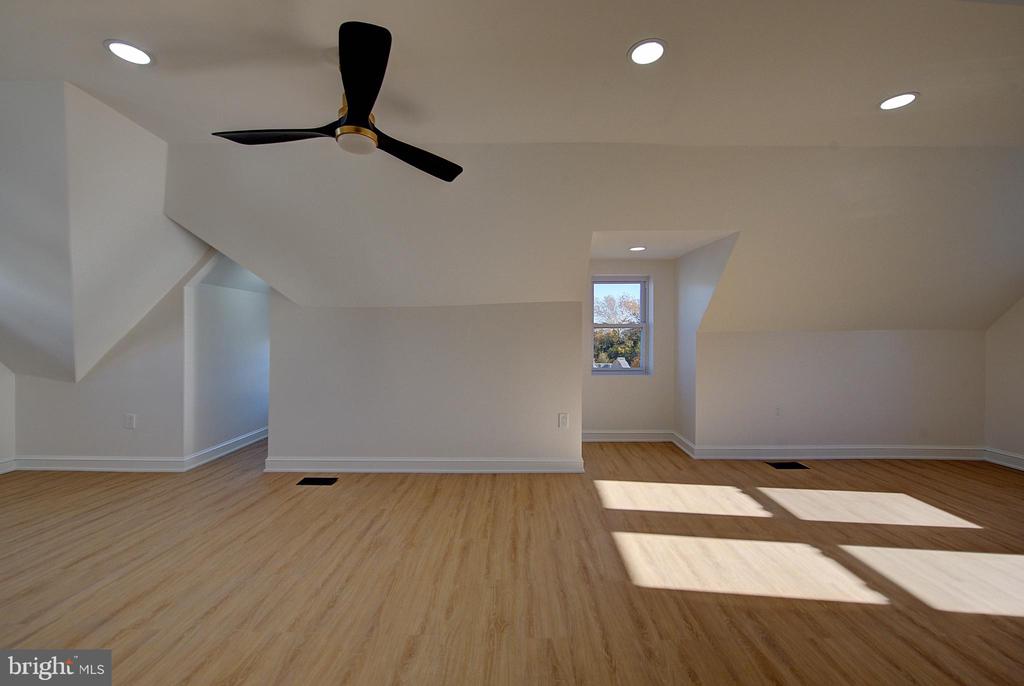6217 COBBS CREEK PARKWAY