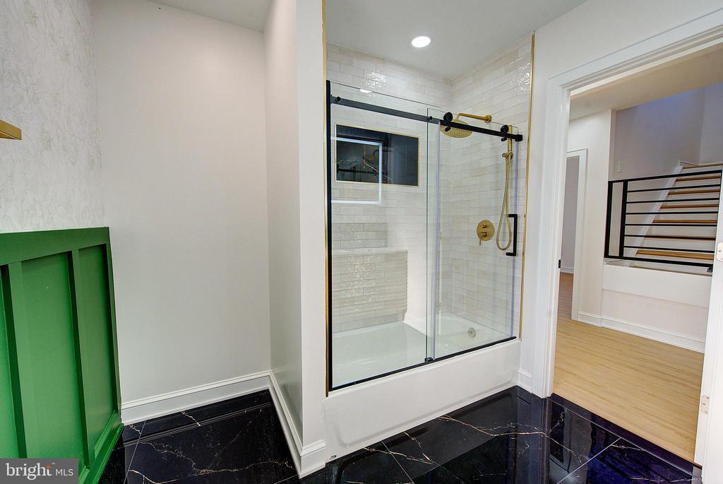 6217 COBBS CREEK PARKWAY