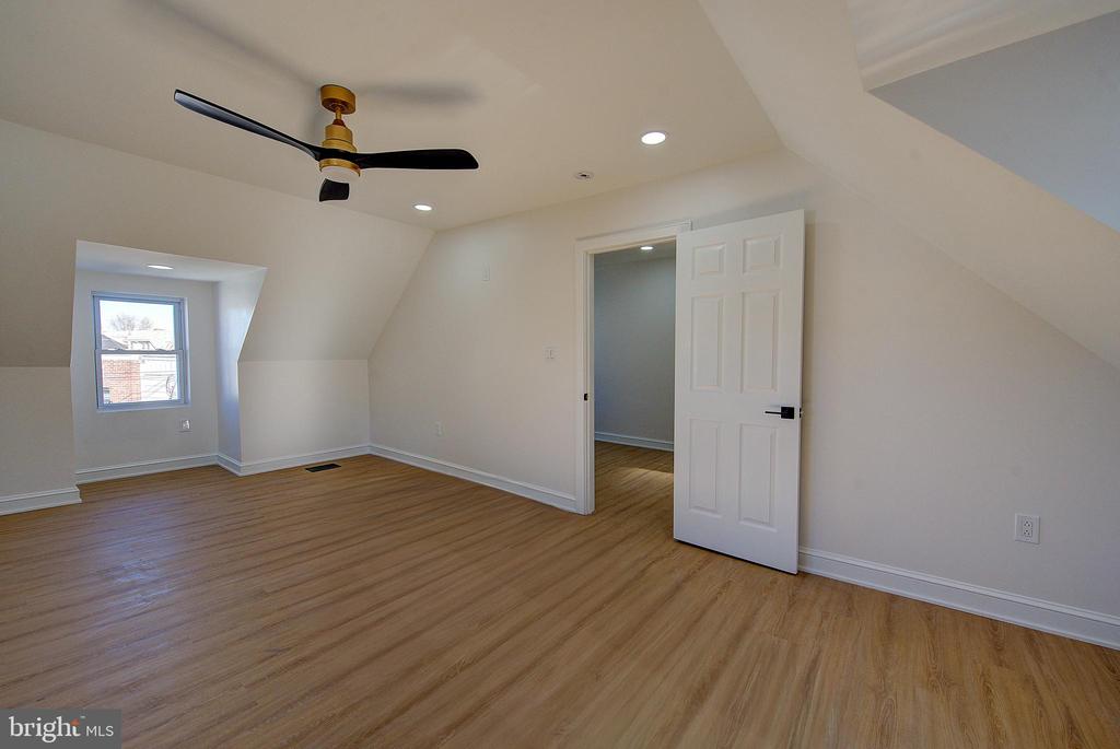 6217 COBBS CREEK PARKWAY