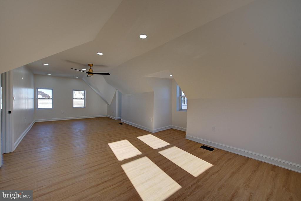 6217 COBBS CREEK PARKWAY