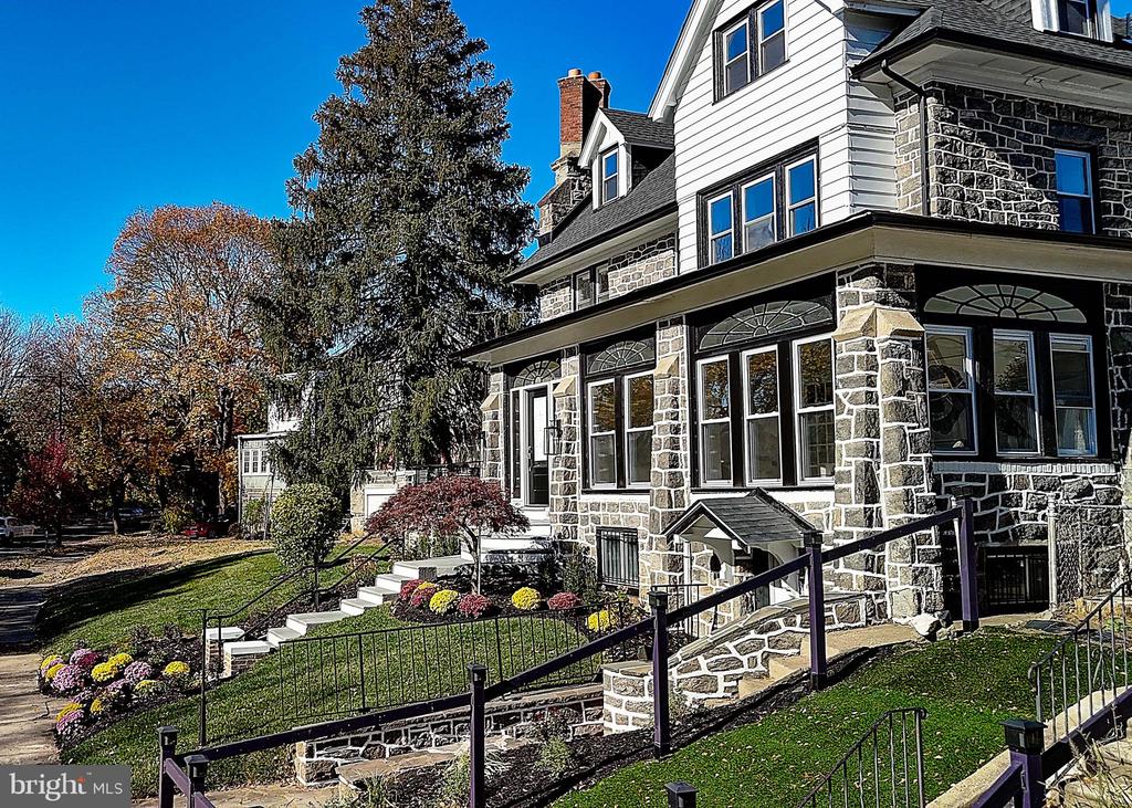 6217 COBBS CREEK PARKWAY