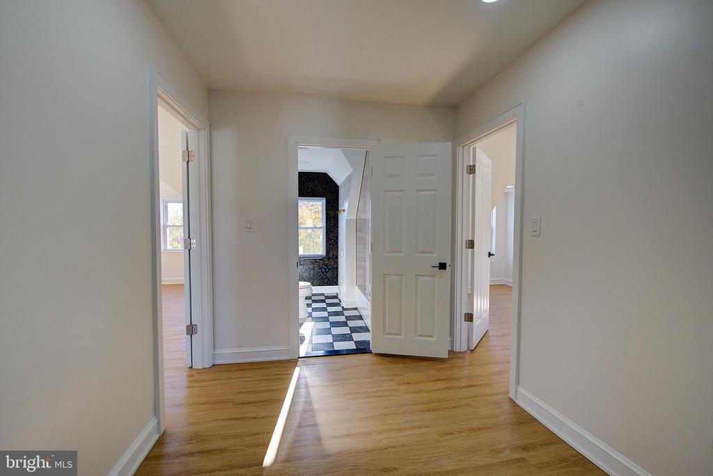 6217 COBBS CREEK PARKWAY