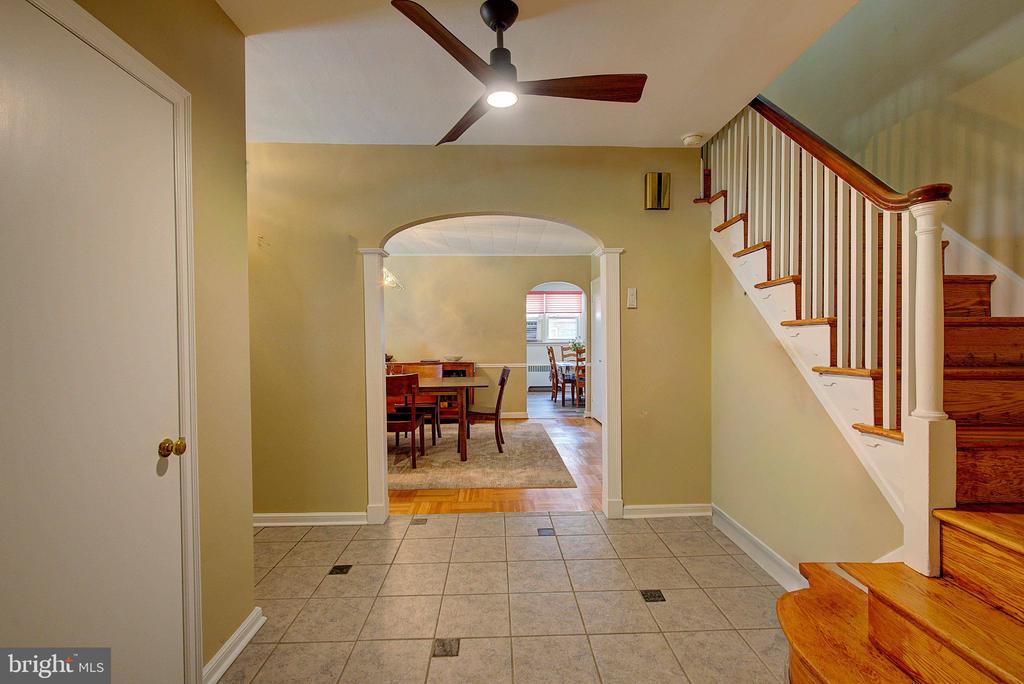 834 E VERNON ROAD