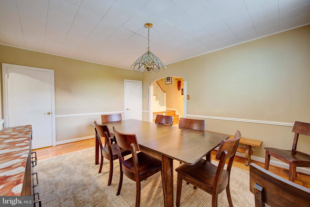 834 E VERNON ROAD