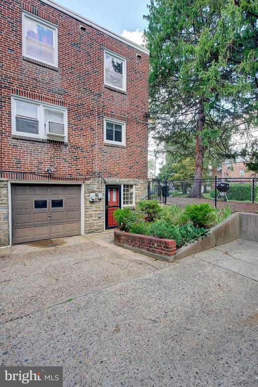 834 E VERNON ROAD