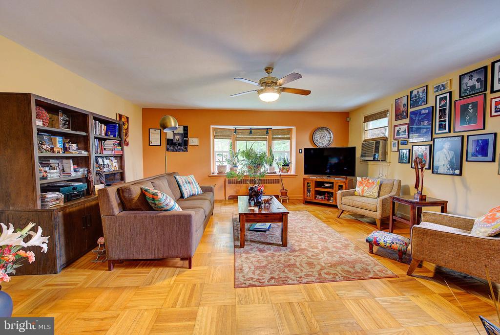 834 E VERNON ROAD