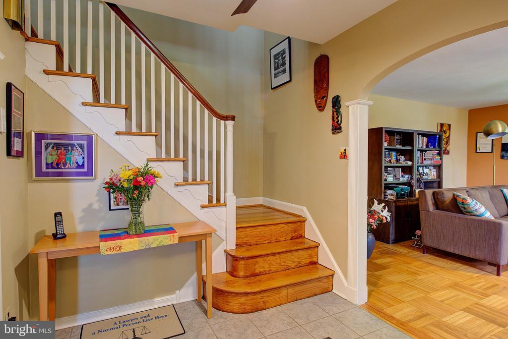 834 E VERNON ROAD