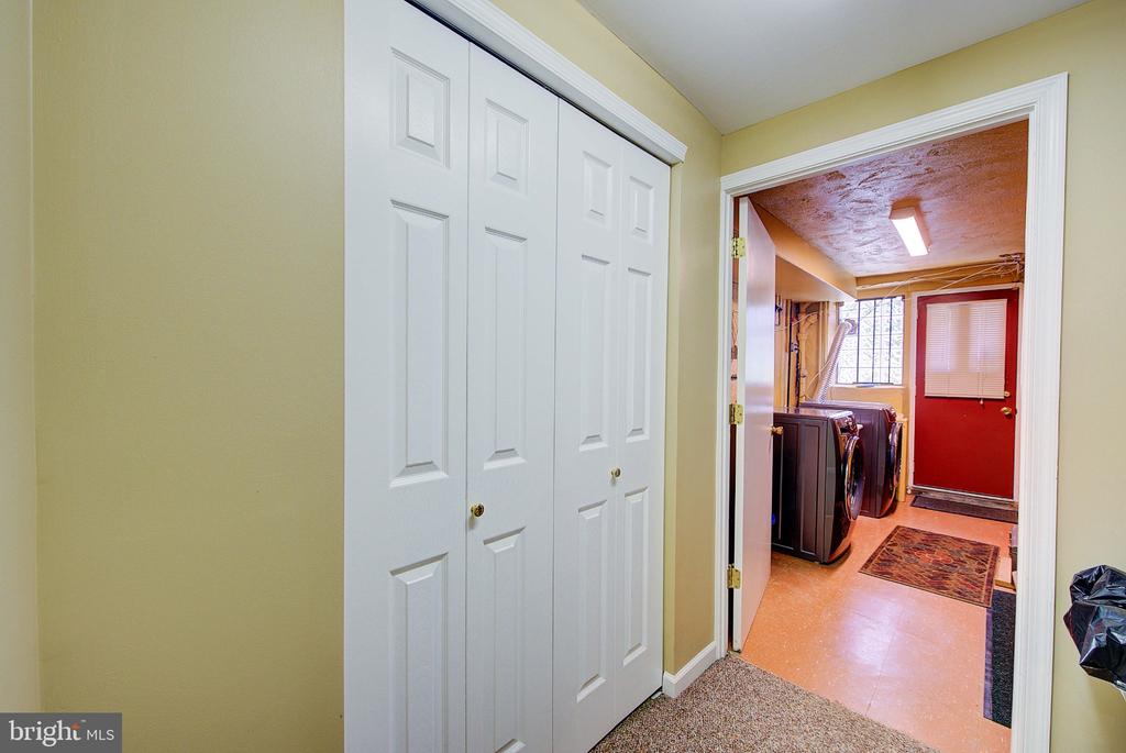 834 E VERNON ROAD