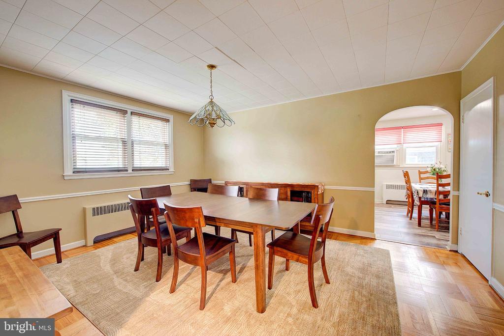 834 E VERNON ROAD