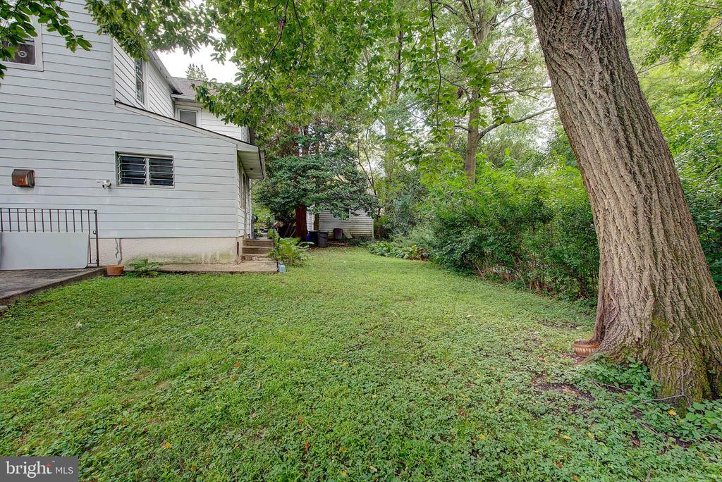 37 E MERMAID LANE