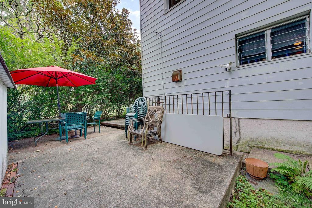 37 E MERMAID LANE