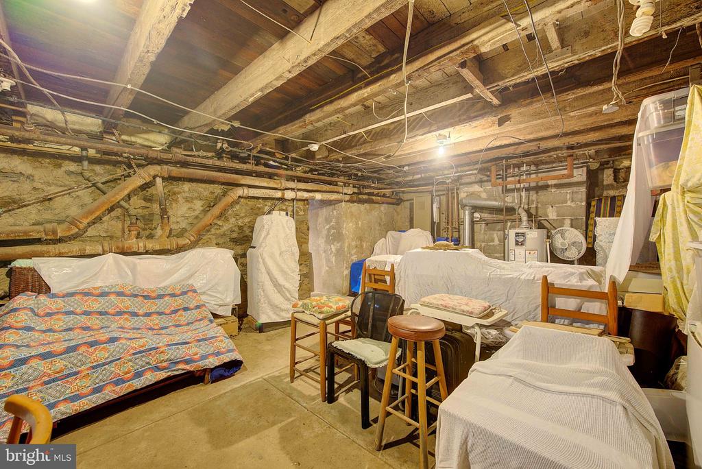 37 E MERMAID LANE