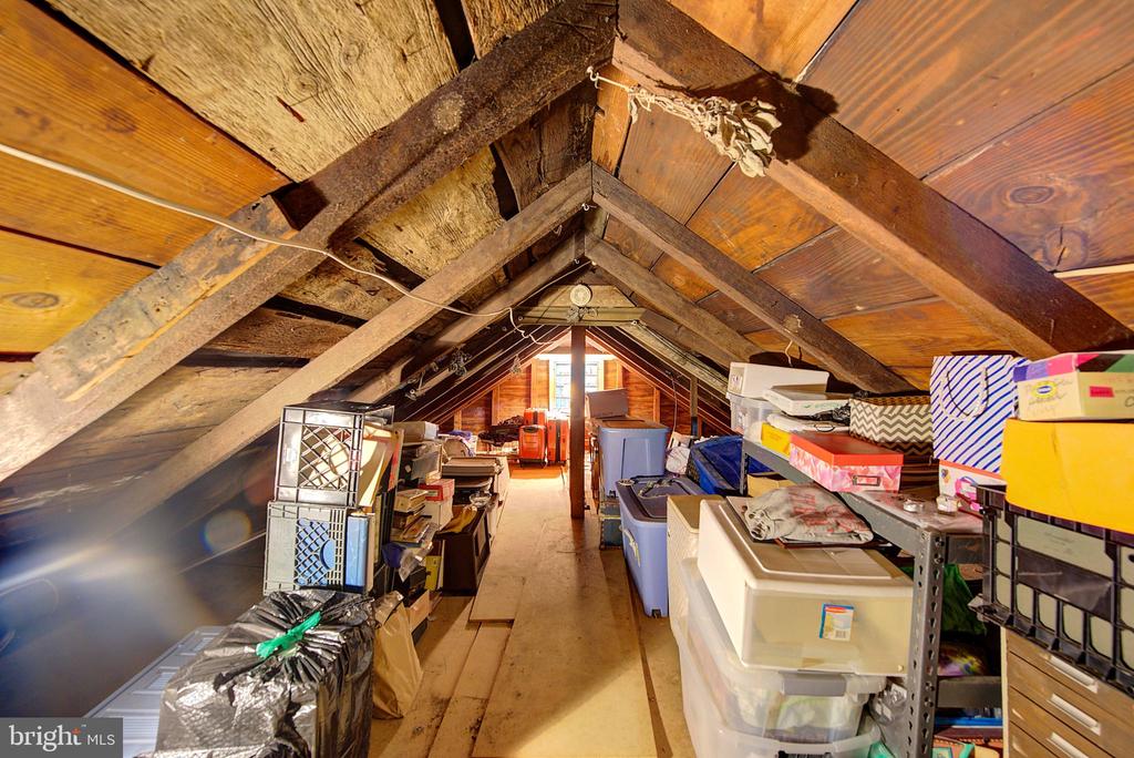 37 E MERMAID LANE