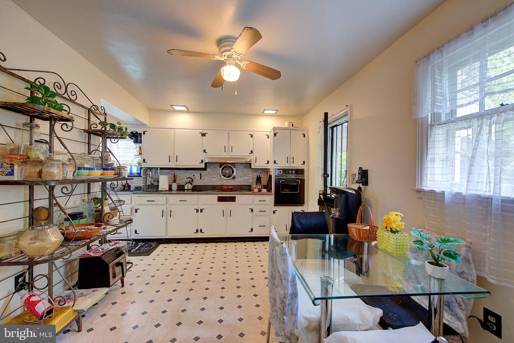 37 E MERMAID LANE