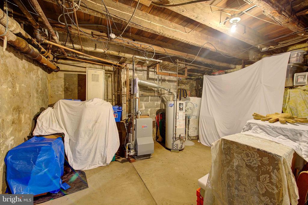 37 E MERMAID LANE