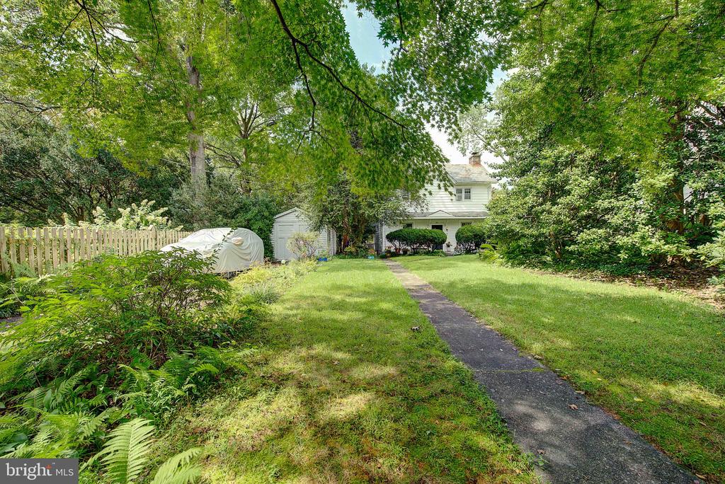 37 E MERMAID LANE