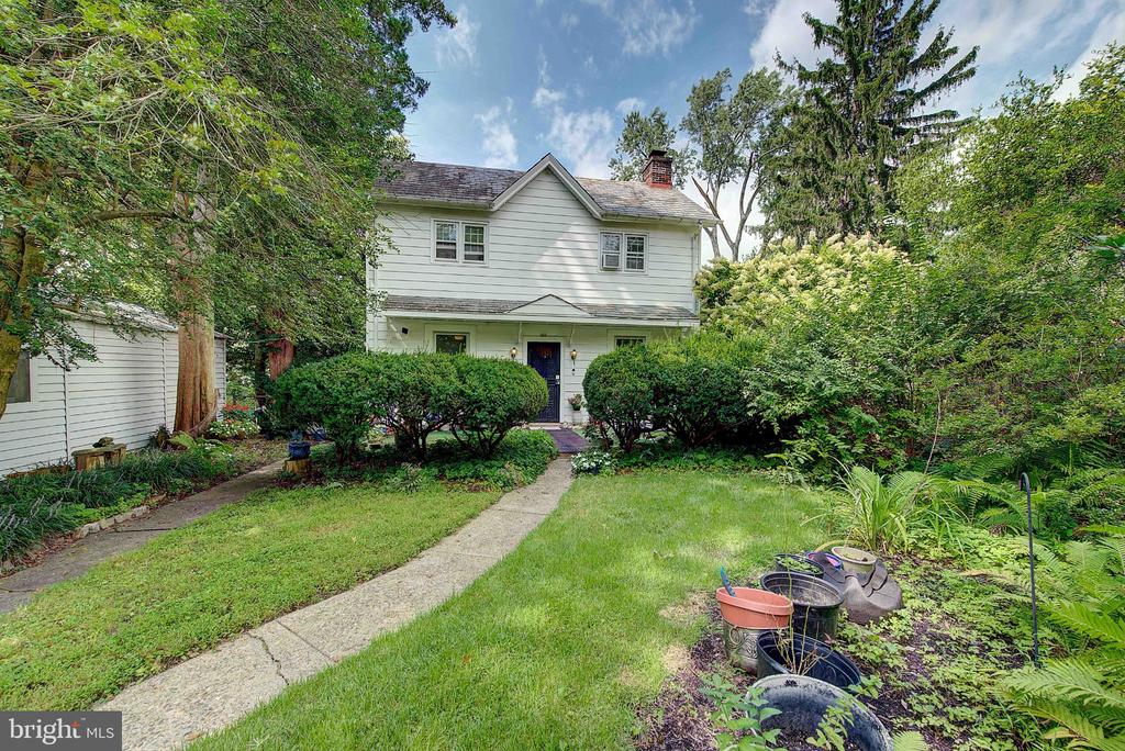 37 E MERMAID LANE