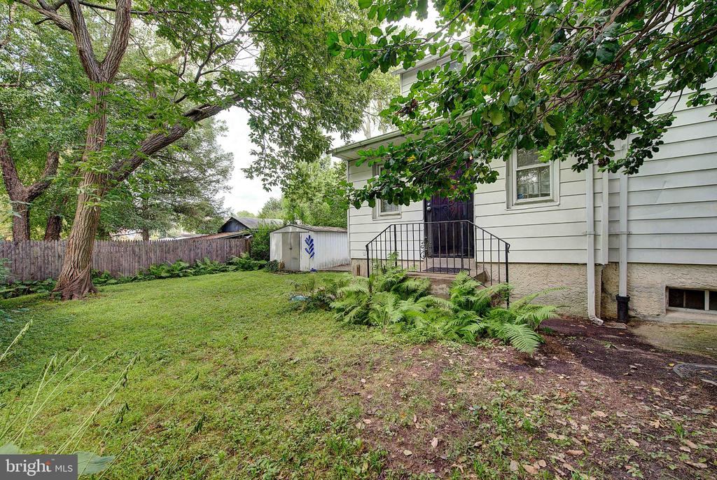 37 E MERMAID LANE
