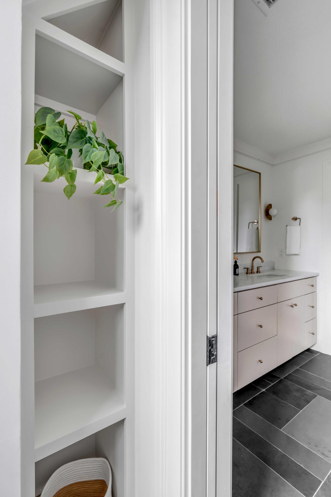 93 Beaufain Street # B