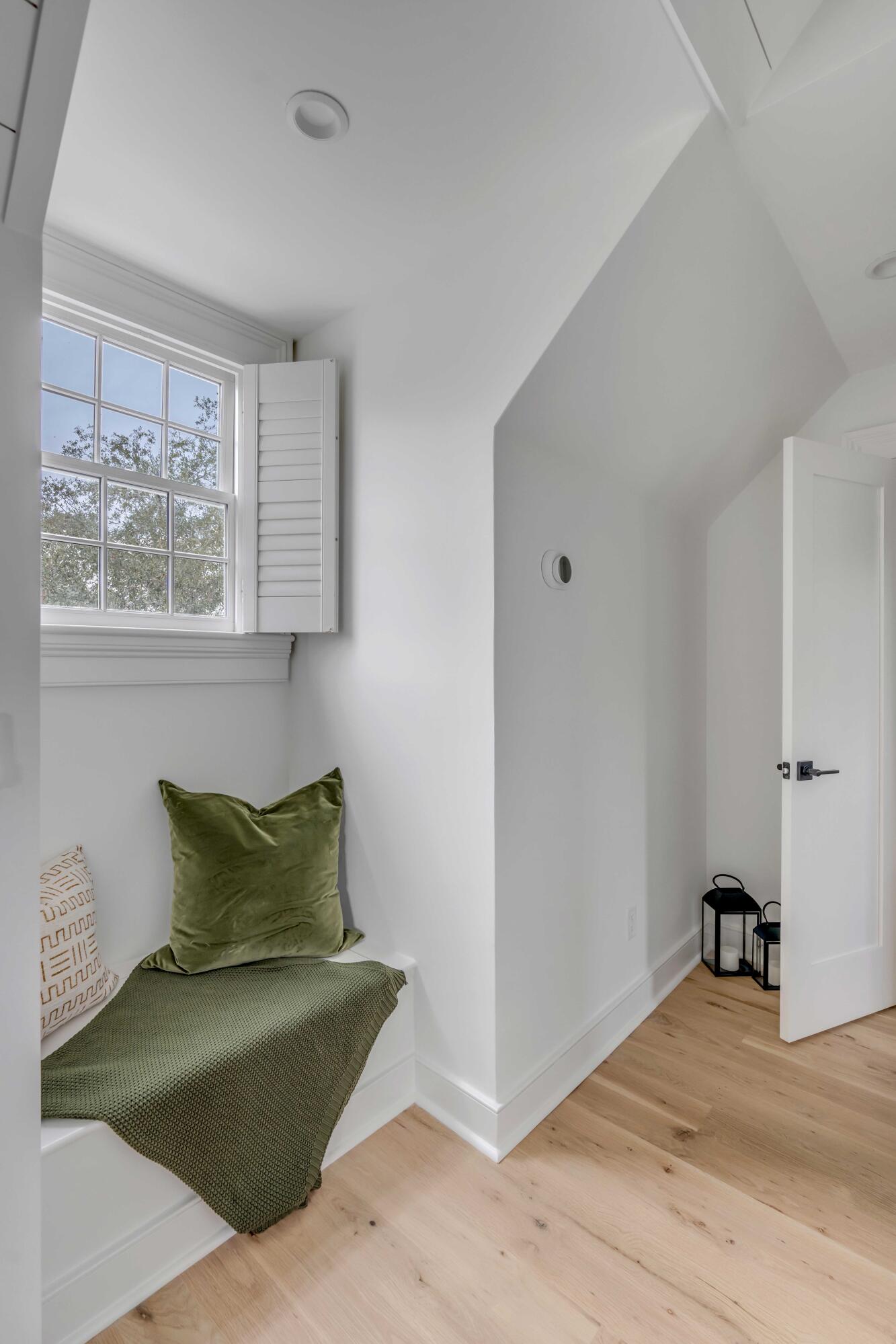 93 Beaufain Street # B